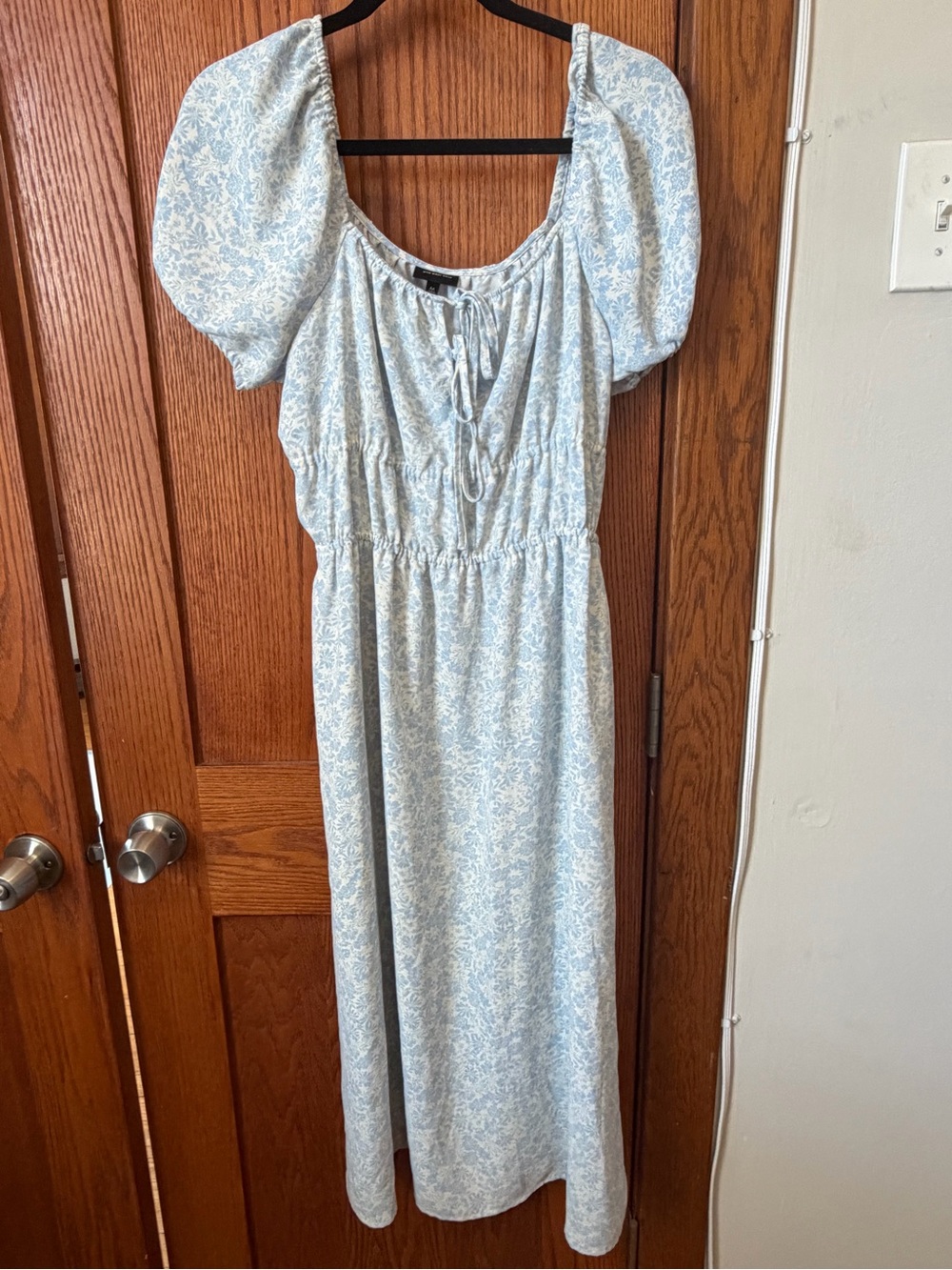 Who What Wear Light Blue Floral Puff Sleeve Midi Dress